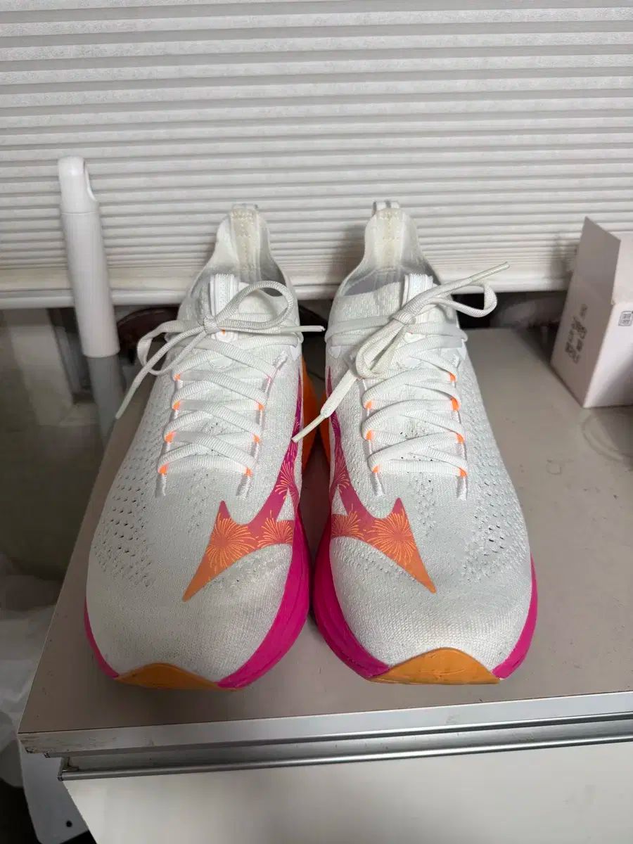 Mizuno ミズノ ネオビスタ 2 ホワイトピンク 260 サイズ 販売