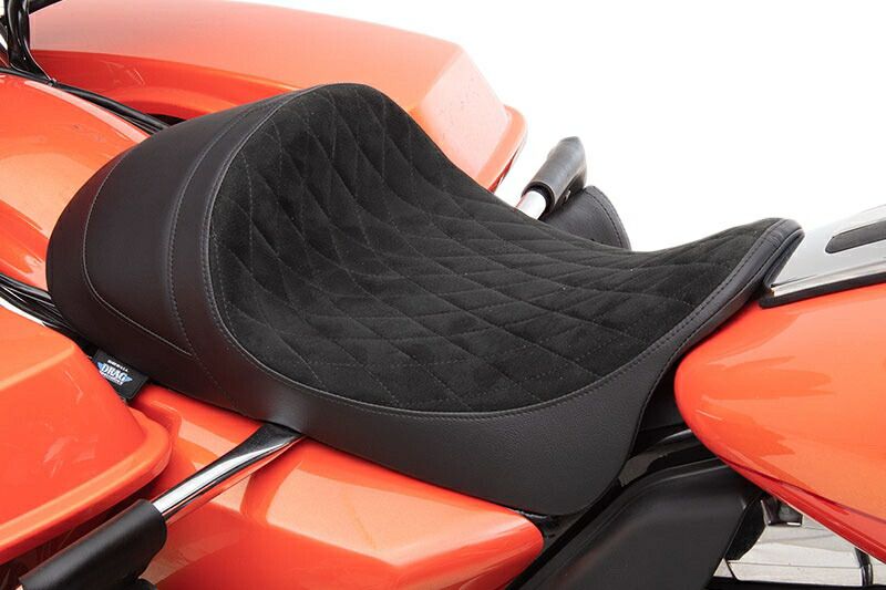 EZ MOUNT ロープロファイル&フォワードポジション ソロシート ダイヤモンドフォウスエード|2008〜25年ツーリング