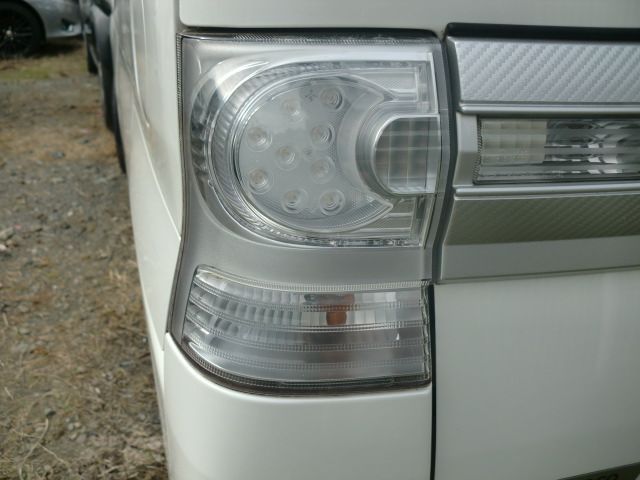 L375S タントカスタム 後期 純正LEDテールランプ 左右セット - メルカリ L375S タントカスタム 後期 純正LEDテールランプ 左右セット - メルカリ