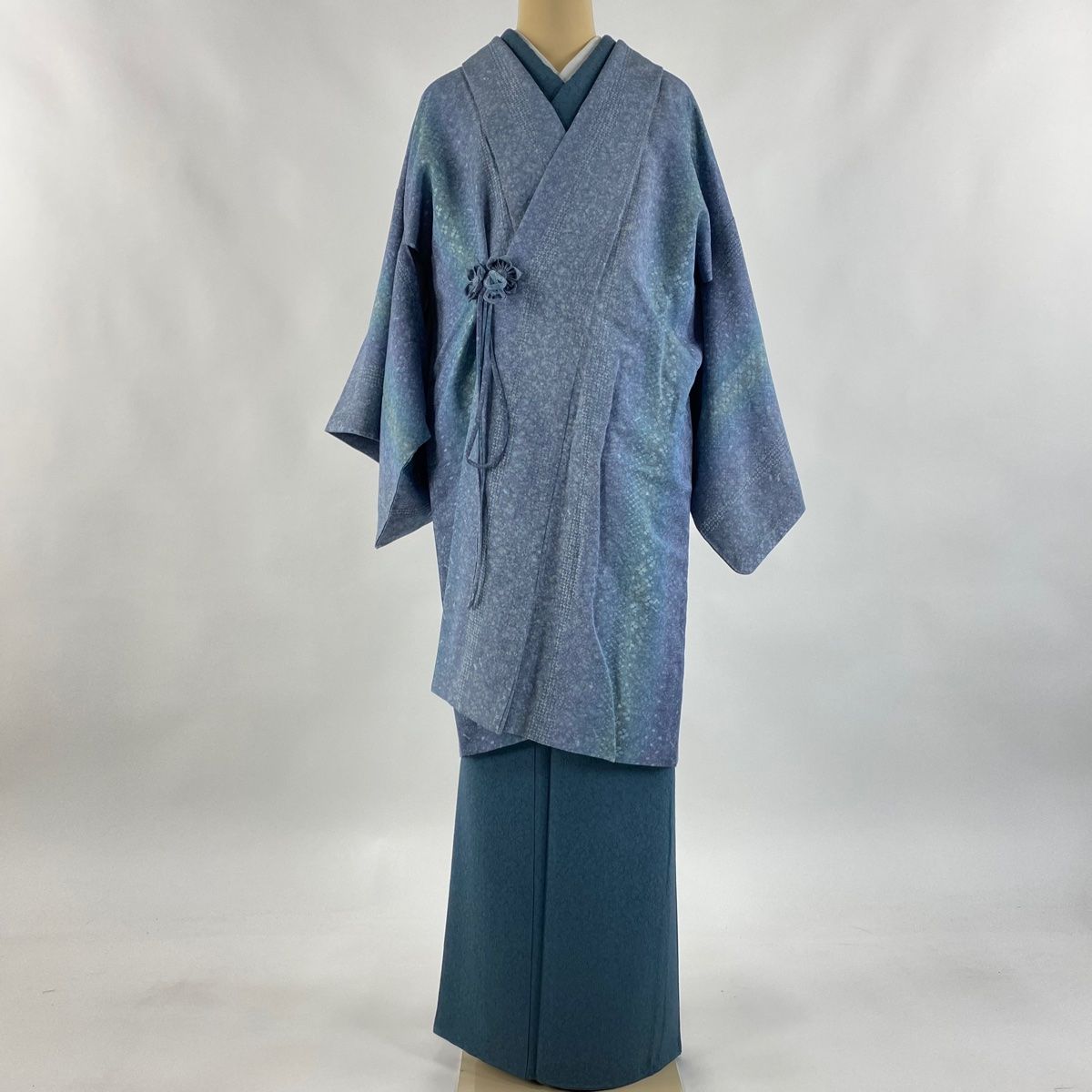 道中着 身丈99cm 裄丈64.5cm M 和装コート 幾何学 縦ぼかし 青灰色 正絹 秀品
