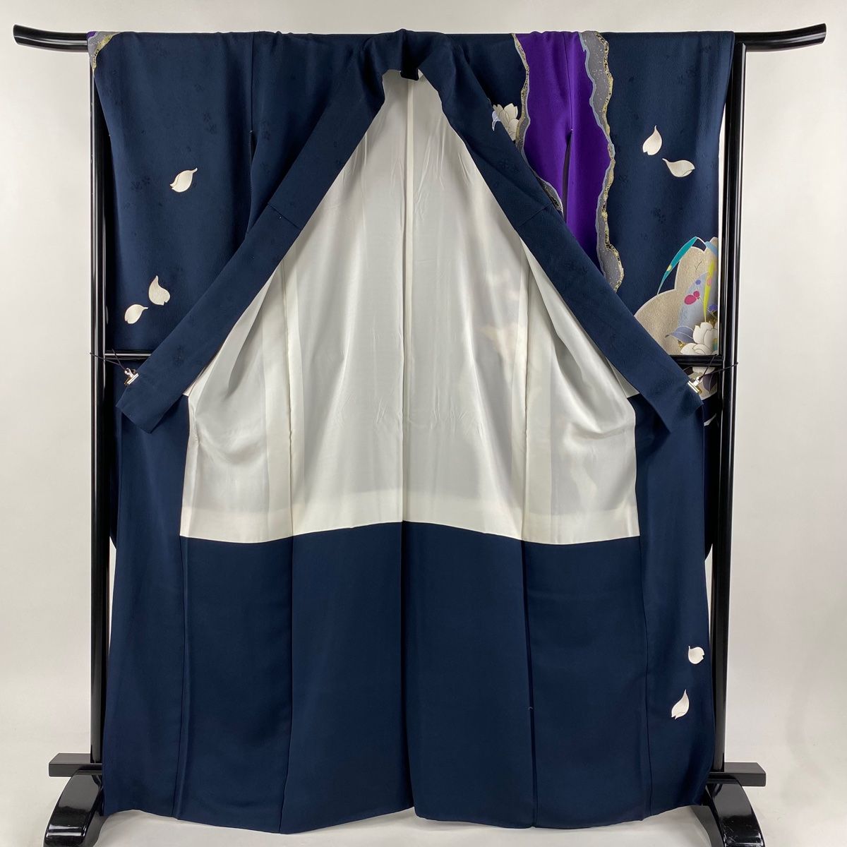 振袖 身丈167.5cm 裄丈66cm M 袷 桜 椿 金糸 金銀彩 濃紺 正絹 名品  