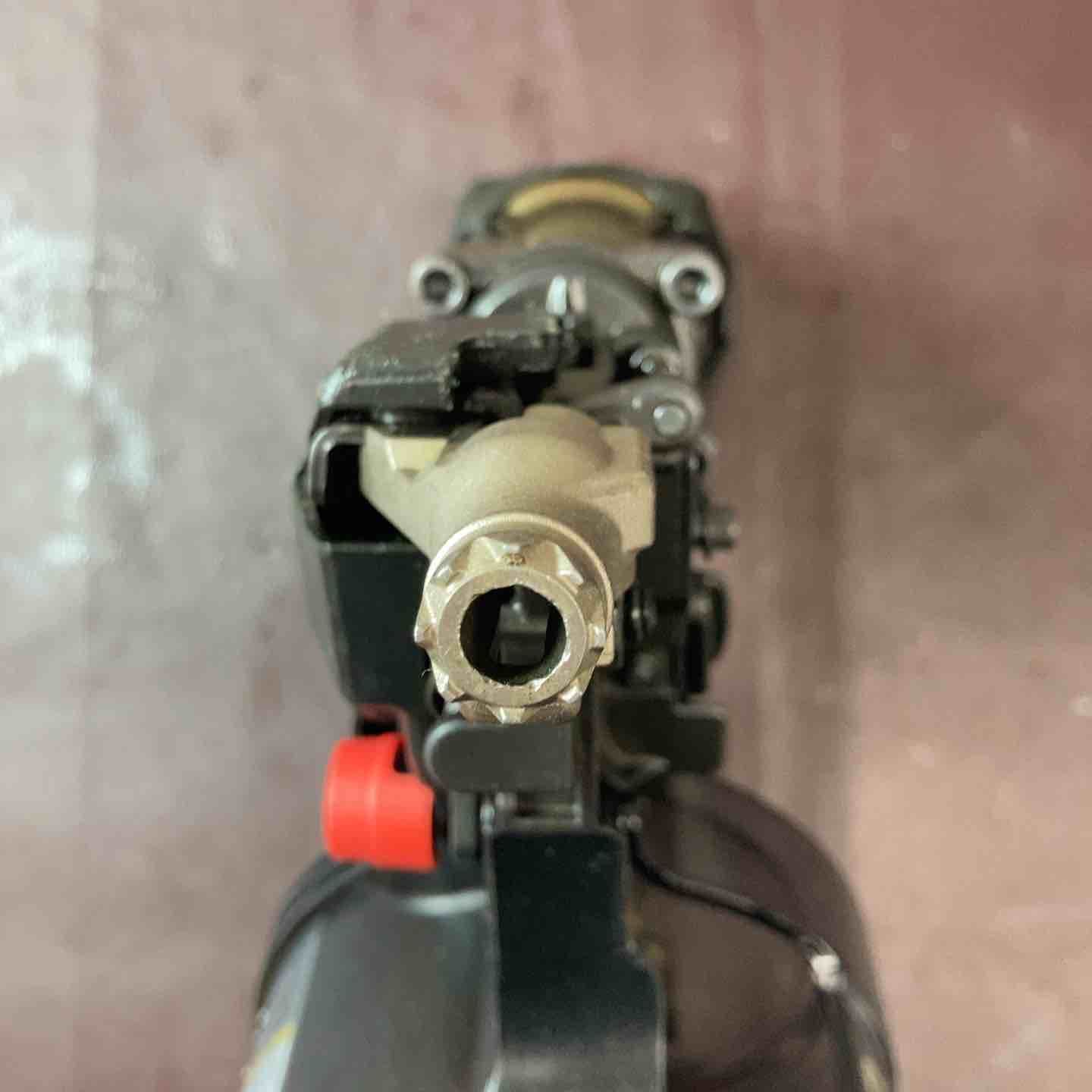 高圧エア釘打ち機