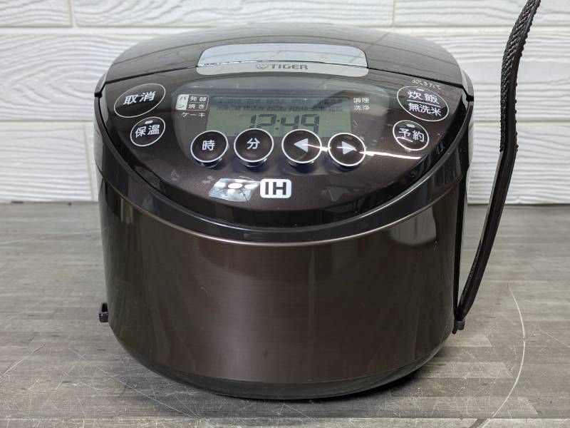  TIGER タイガー IH炊飯器 5合炊き 製 JPW D 100 遠赤黒厚釜 通電 簡易 251025 炊飯器 炊飯器 餅つき機