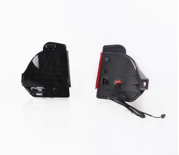 レクサス LX570 後期 2015－2019年リアバンパーライト LED テール ブレーキライト 流れるシャルウィンカー 外装 リアフォグランプ