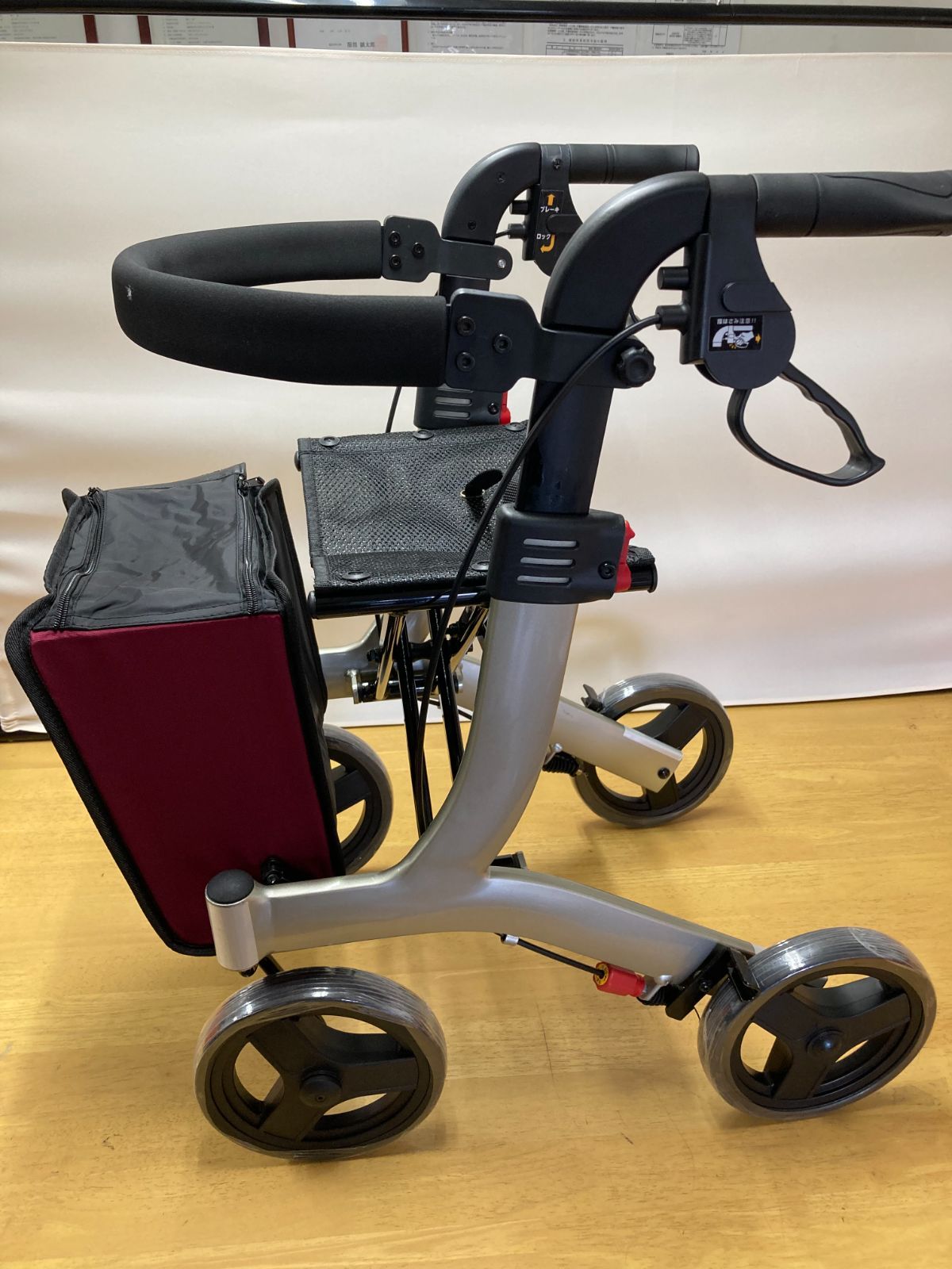 歩行器 シルバーカー リトルターン ロー 整備 洗浄 消毒済 福岡での引き渡し1000円引き