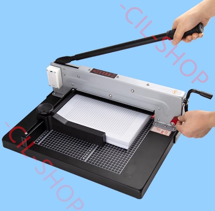 A4 裁断機　大型ペーパーカッター Amazon.co.jp: 大型裁断機 ブラック A4サイズ ペーパーカッター
