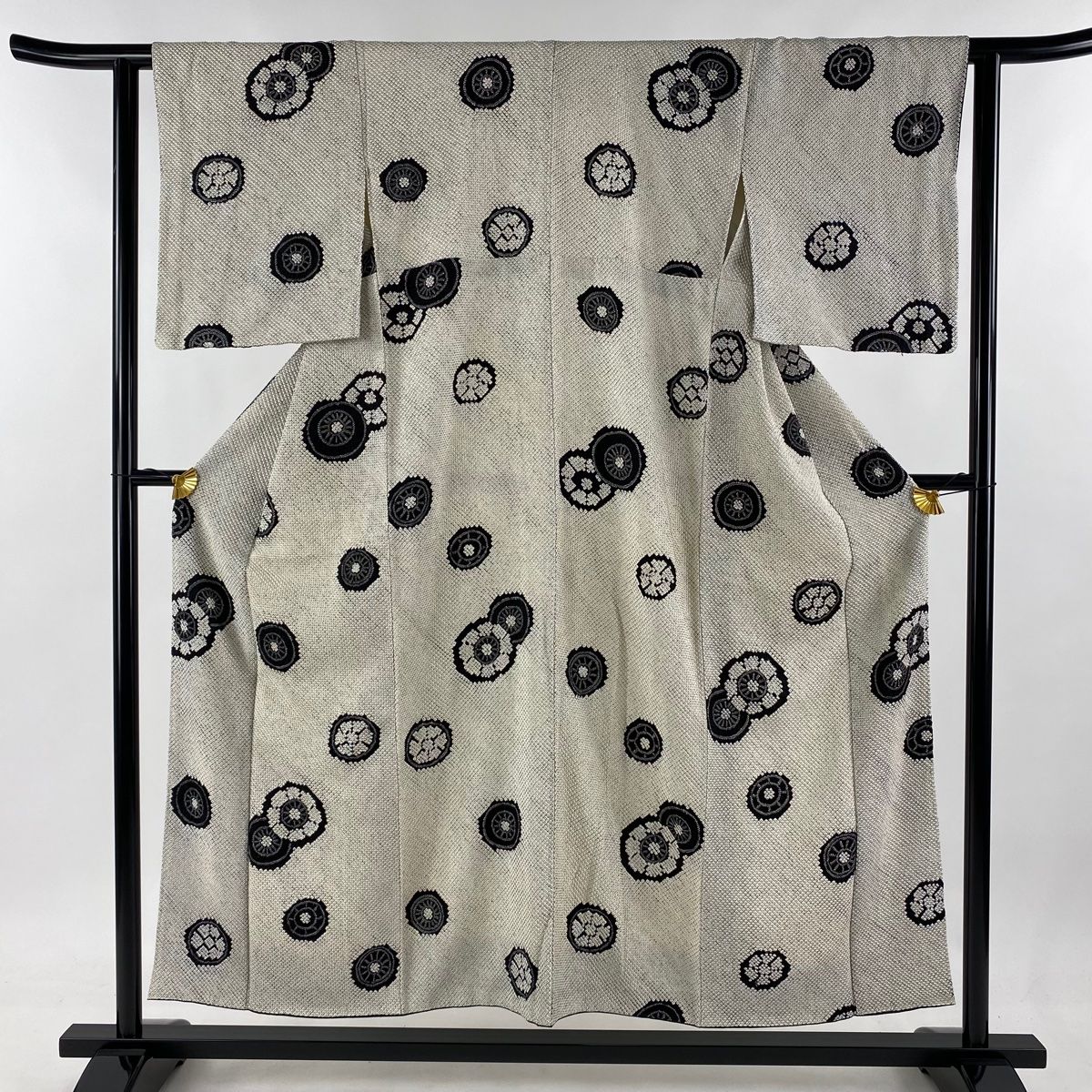 小紋 浮き立ち 身丈156cm 裄丈63.5cm 正絹 美品 名品 【中古】 