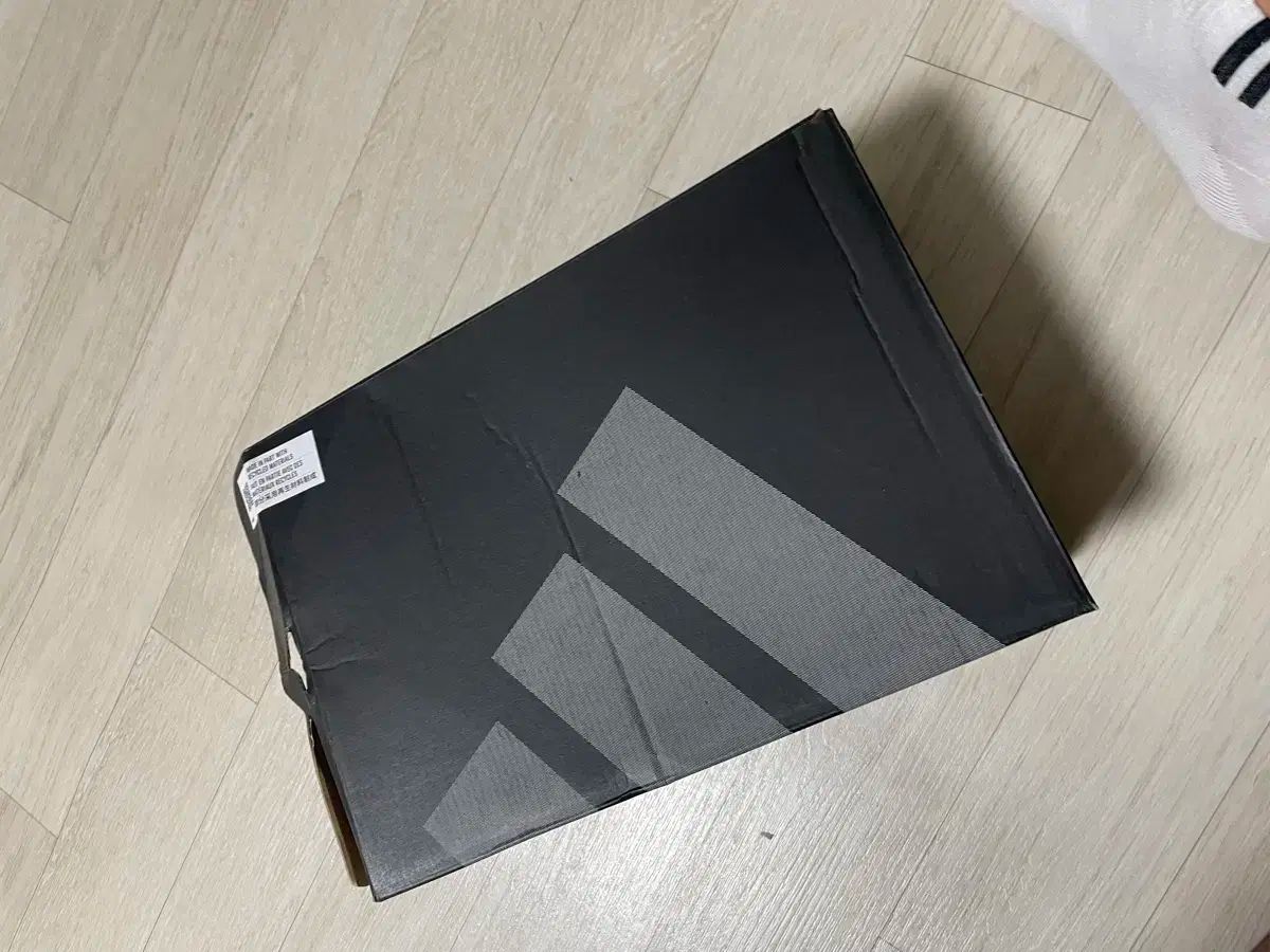 adidas アディダス