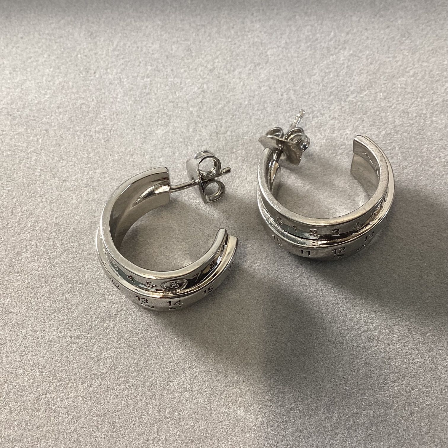 新品、未使用】MM6 MAISON MARGIELA エムエムシックス