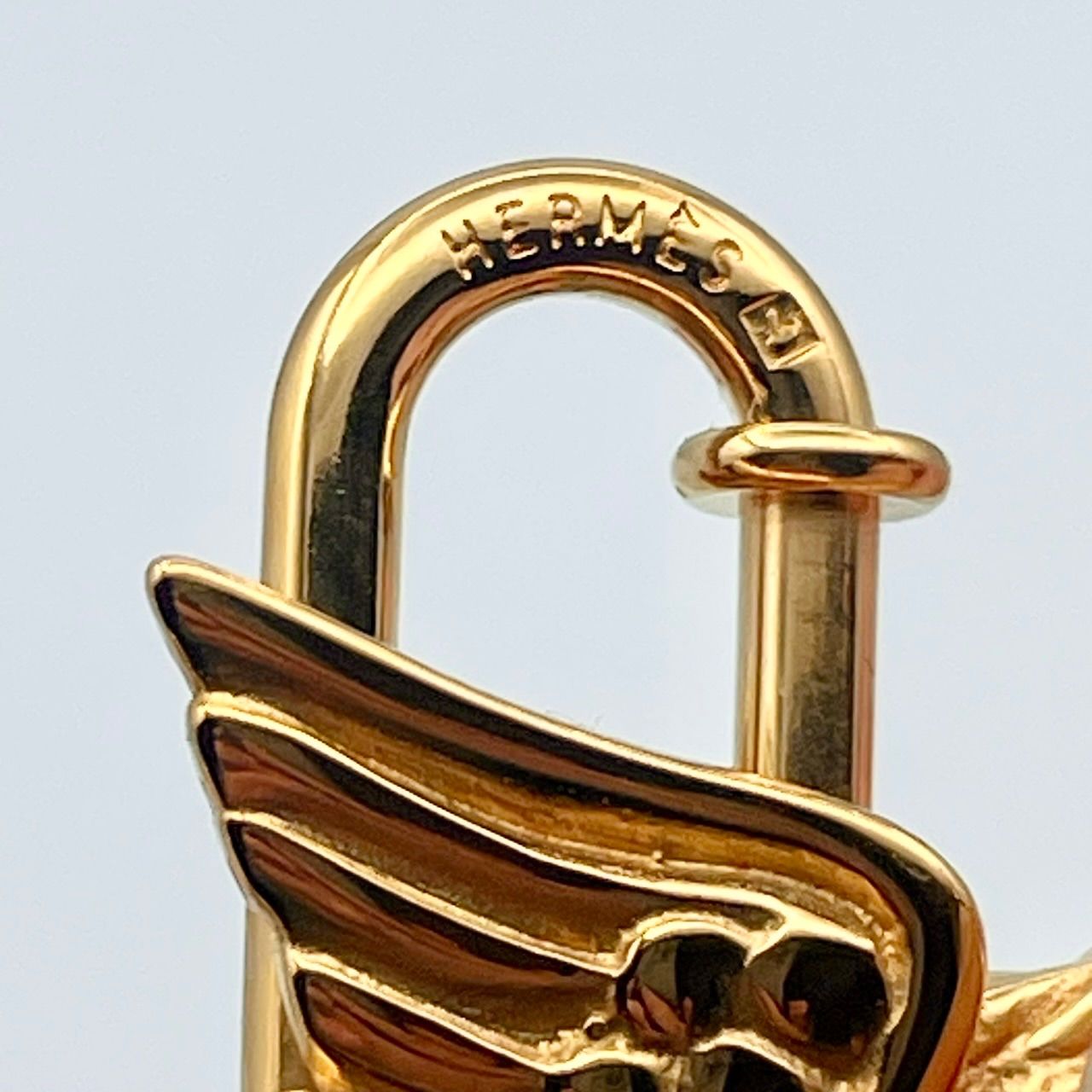 HERMES カデナペガサス チャーム ゴールド　南京錠　ペンダントトップ HERMES カデナペガサス チャーム ゴールド南京錠ペンダントトップ