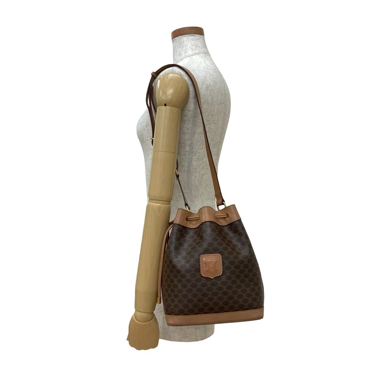 CELINE セリーヌ トートバッグ　トリオンフ　ブラゾン　マカダム キャンバス CELINE セリーヌ トートバッグ Triomphe Museum Bag