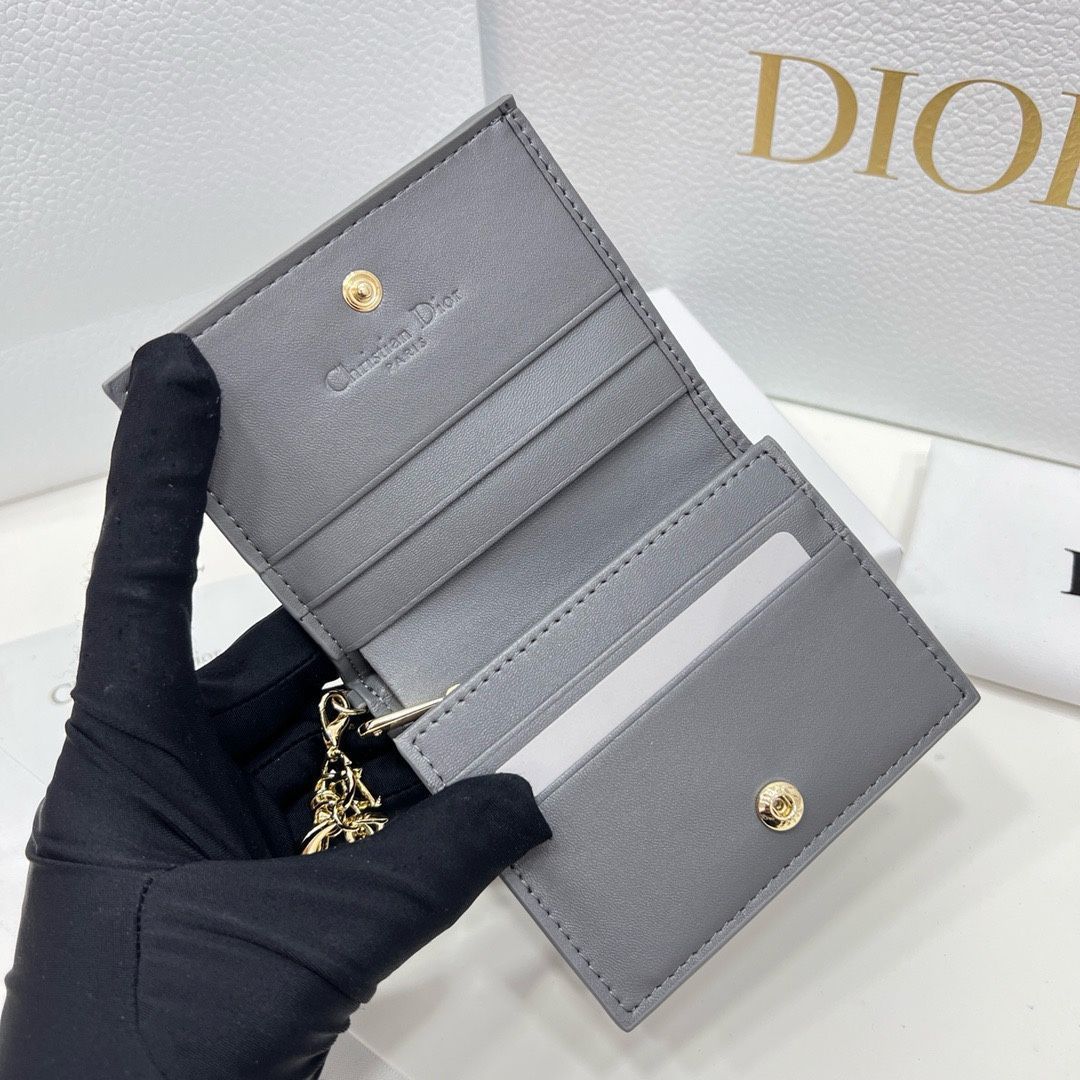 本日限定特価】Dior ミニレディディオール財布 秋冬新作