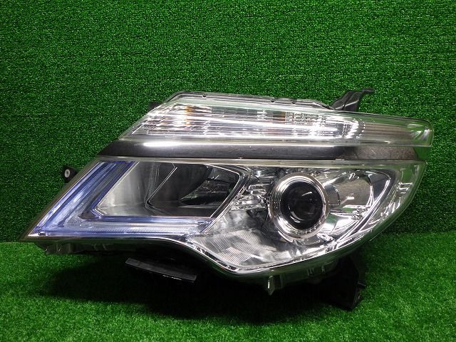 確認 セレナ 後期 左ヘッドライト LED C26/FNC26 100-23683 Y 日産 250924A10