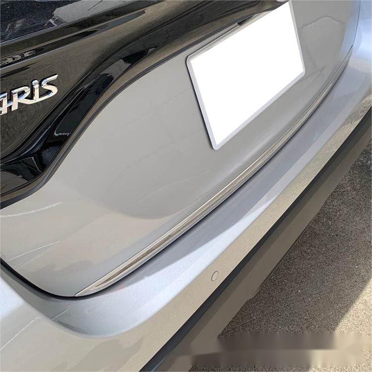 2020年式トヨタ ヤリス YARIS 304ステンレス製 リアゲート下部モール 後部装飾バー 美観＆保護