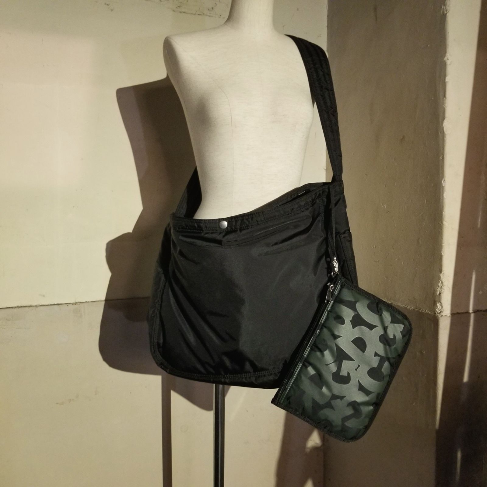 コムデギャルソン×ポーター　ニュースペーパーバック　ブラック COMME des GARCONS × PORTER 24SS 伊勢丹新宿店CORNER