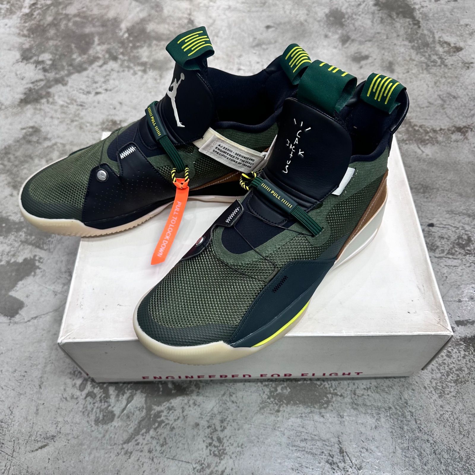 ナイキ エアジョーダン XXXIII トラビス スコット Travis Scott × NIKE