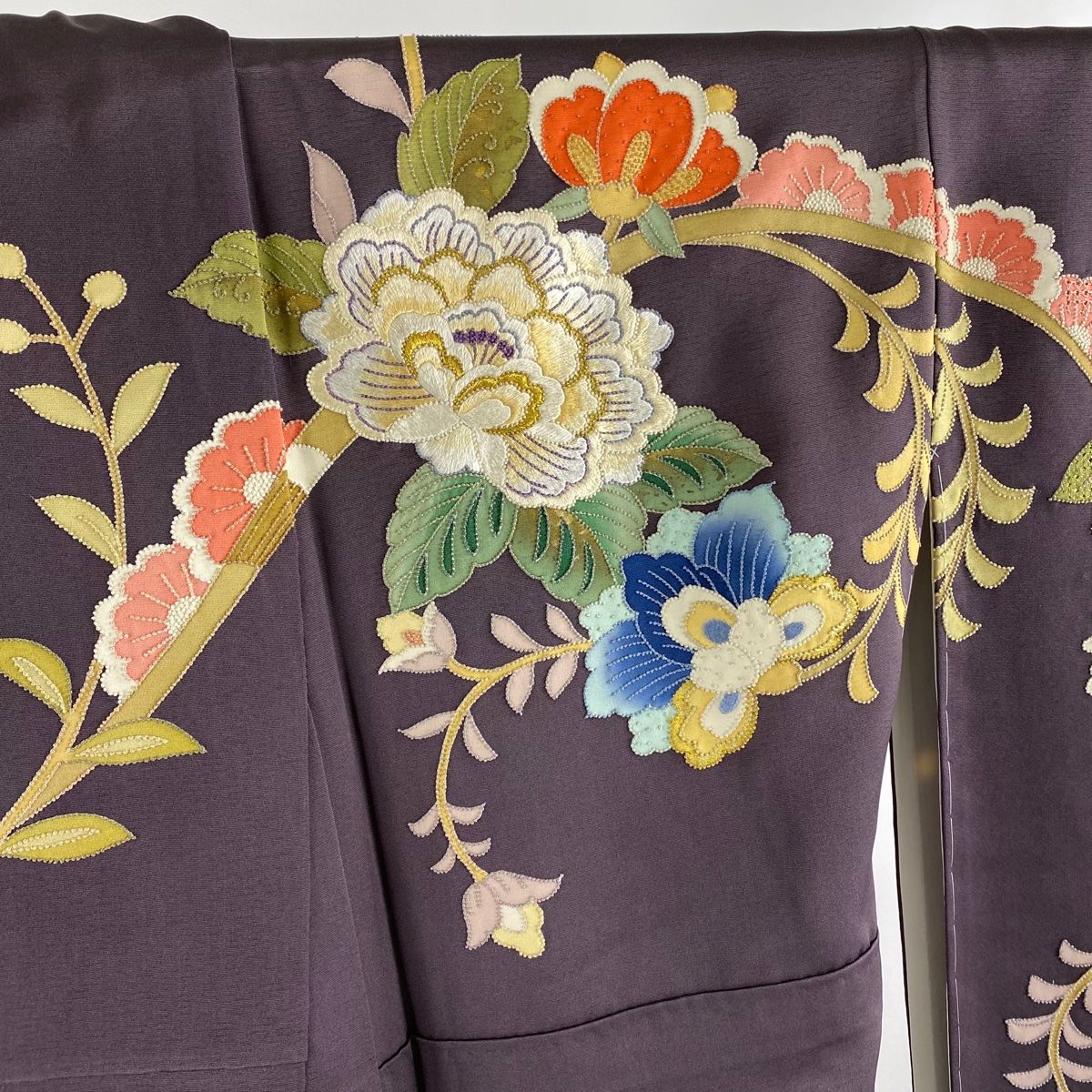 振袖 身丈170.5cm 裄丈70cm L 袷 牡丹 枝花 金糸 相良刺繍 紫 正絹