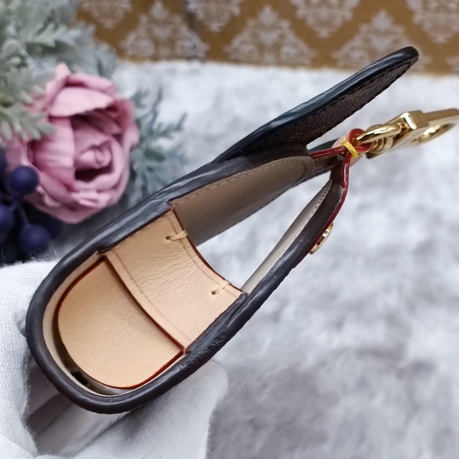 【セール中】 LOUIS VUITTON バッグホルダー チャーム ブルドック LOUISVUITTON 》 ☆美品☆ ルイヴィトン ドッグ バッグ ホルダー