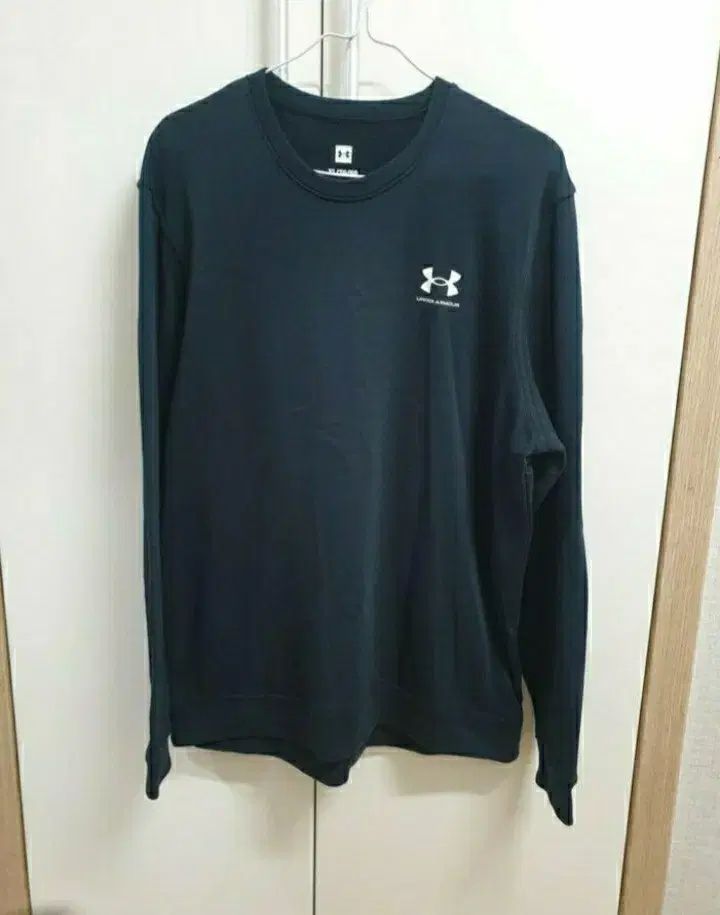 【雷市場（ポンジャン）商品韓国直送】 UNDER ARMOUR(アンダーアーマー) メンズ スウェットシャツ (新品) サイズ XL