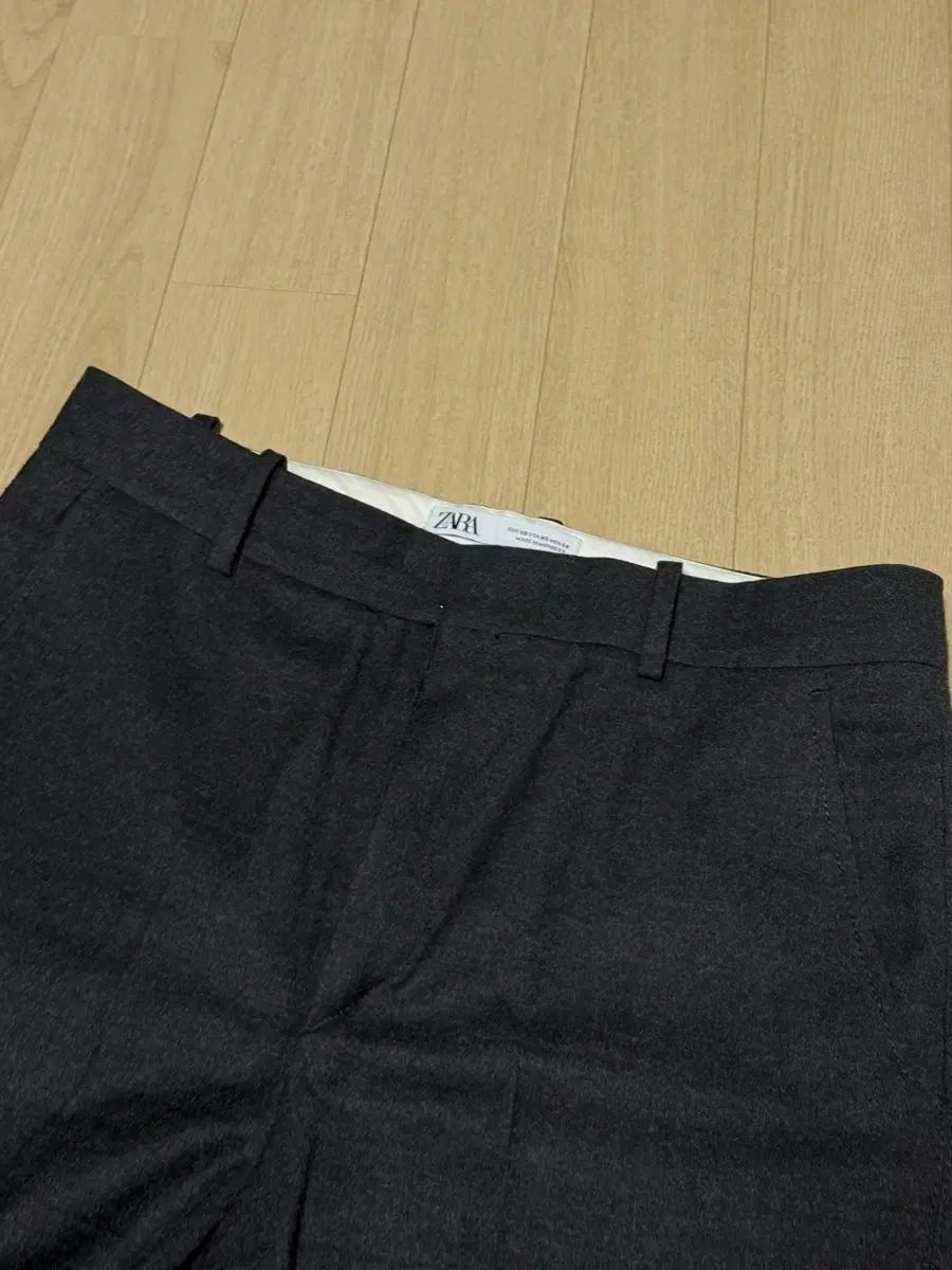 ウールスラックス