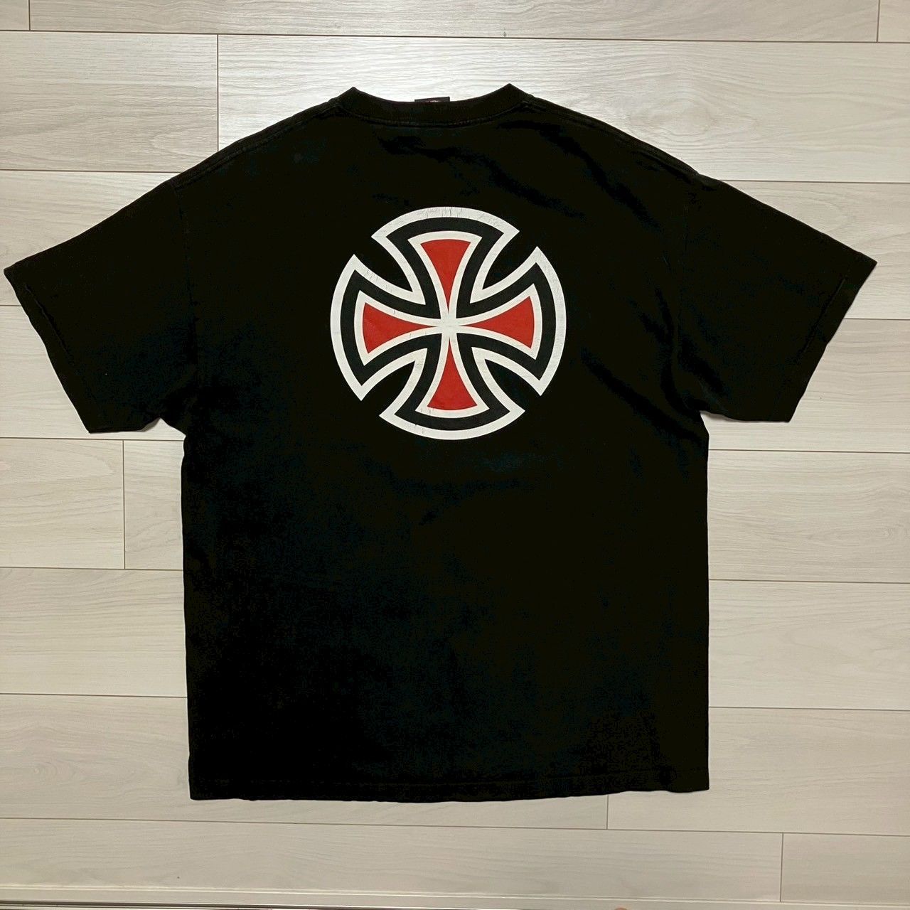 INDEPENDENT インディペンデント アイアンクロス Tシャツ