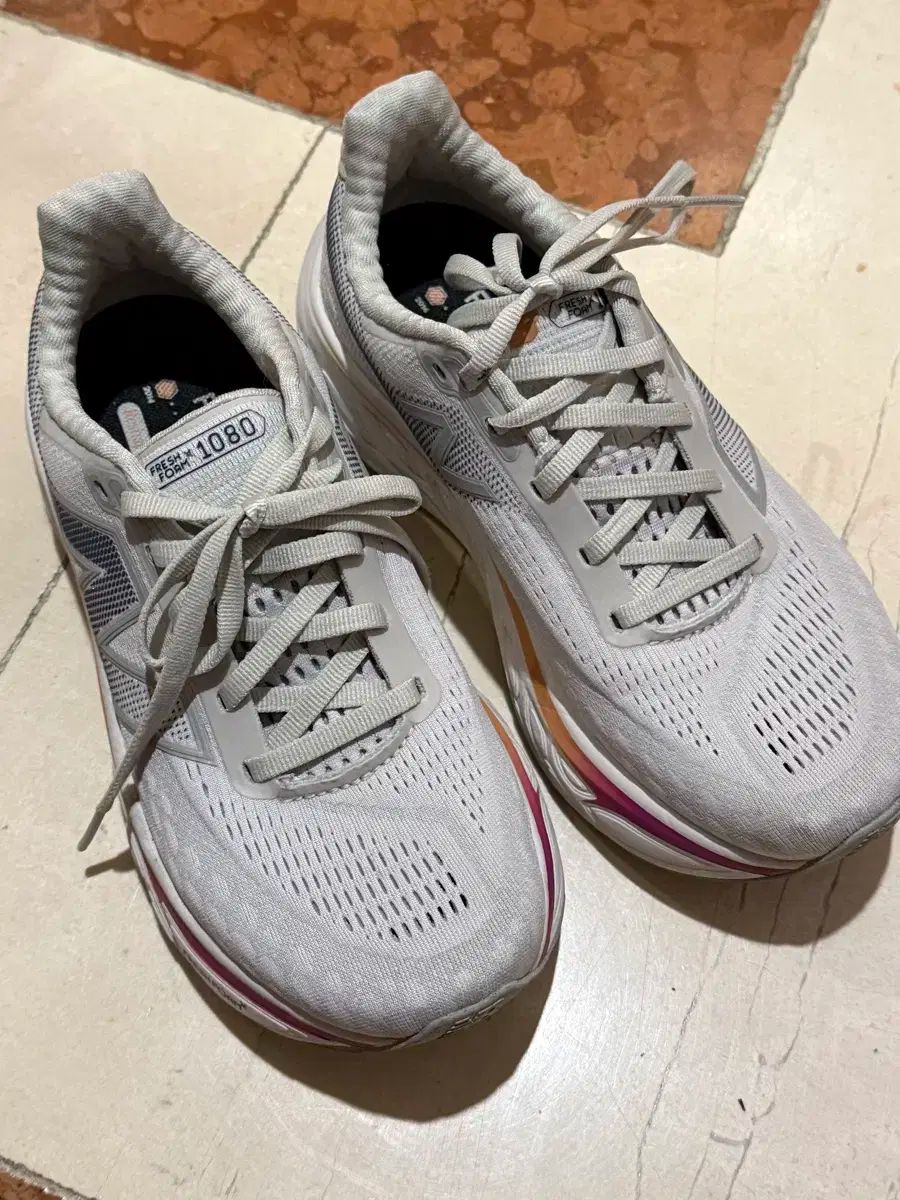 New Balance ニューバランス フレッシュフォーム Fresh Foam 1080 230 サイズ