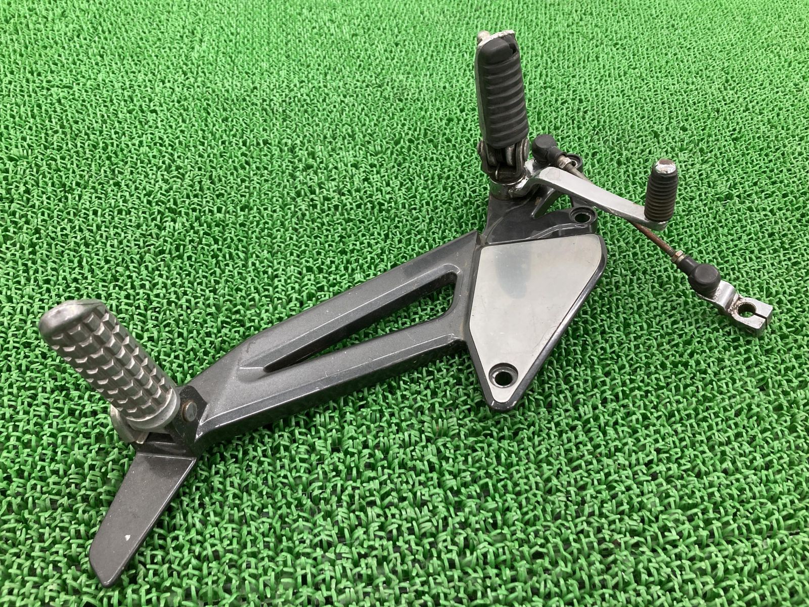 バリオスII.純正ステップ.左ZR250B.プレート.ホルダー.1838.バリオス2