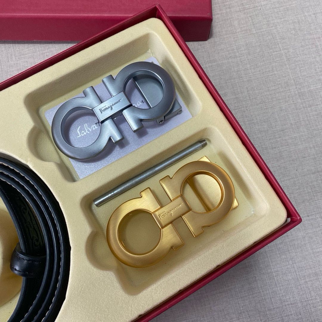Ferragamo レザー ベルト 2色セット 本日特価] フェラガモ Ferragamo 高級レザー ベルト＆バッグ