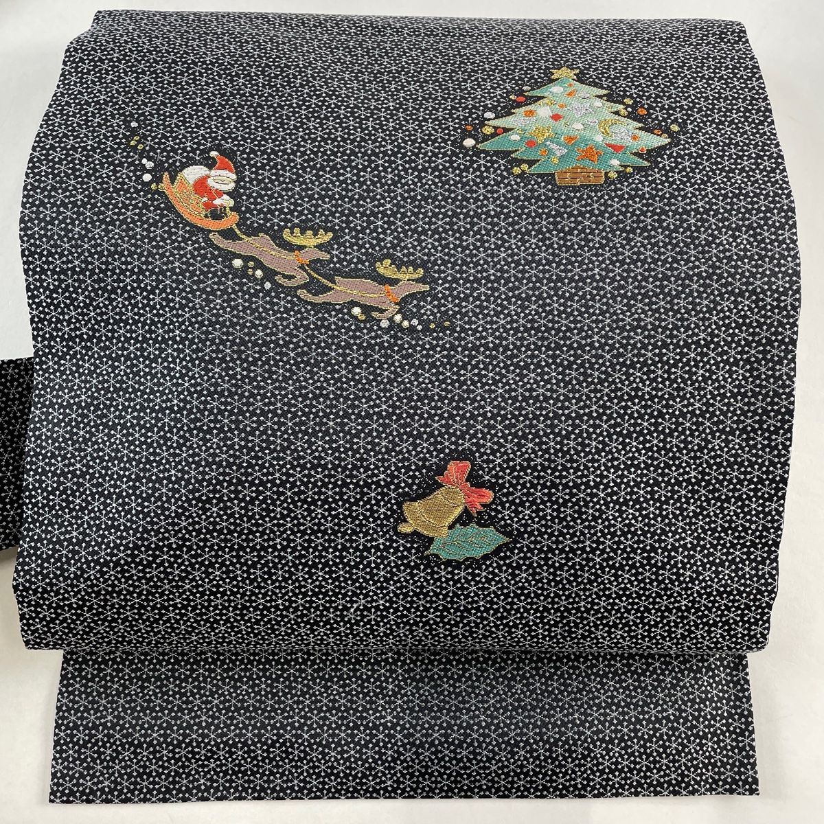 名古屋帯 メリークリスマス サンタクロース クリスマツリー 刺繍 箔 黒 正絹