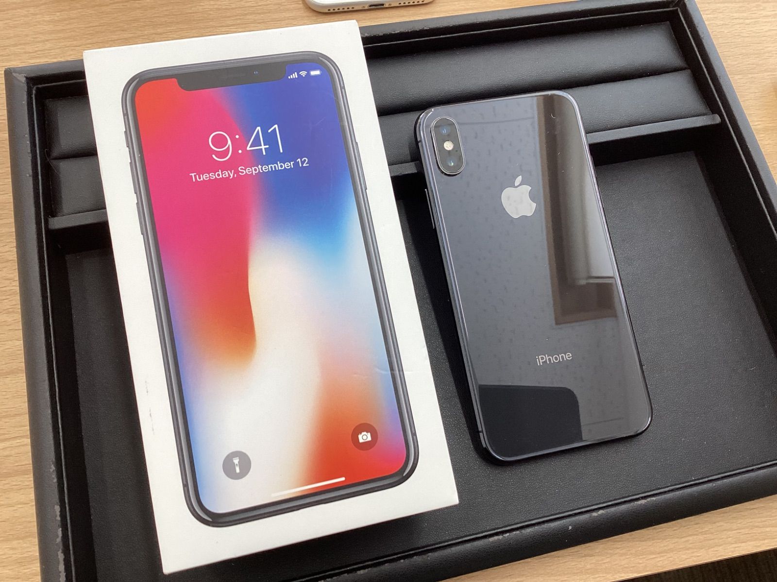 O334 Apple iPhone X 本体 64GB SIMロック解除済み・初期化済み