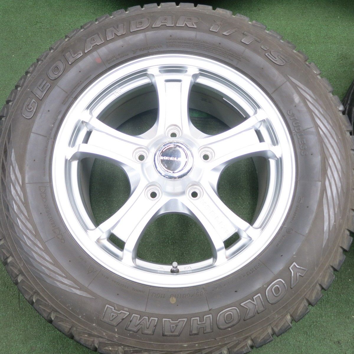 送料無料* 4本価格☆KEEELER ランクル 等 285/60R18 スタッドレス 
