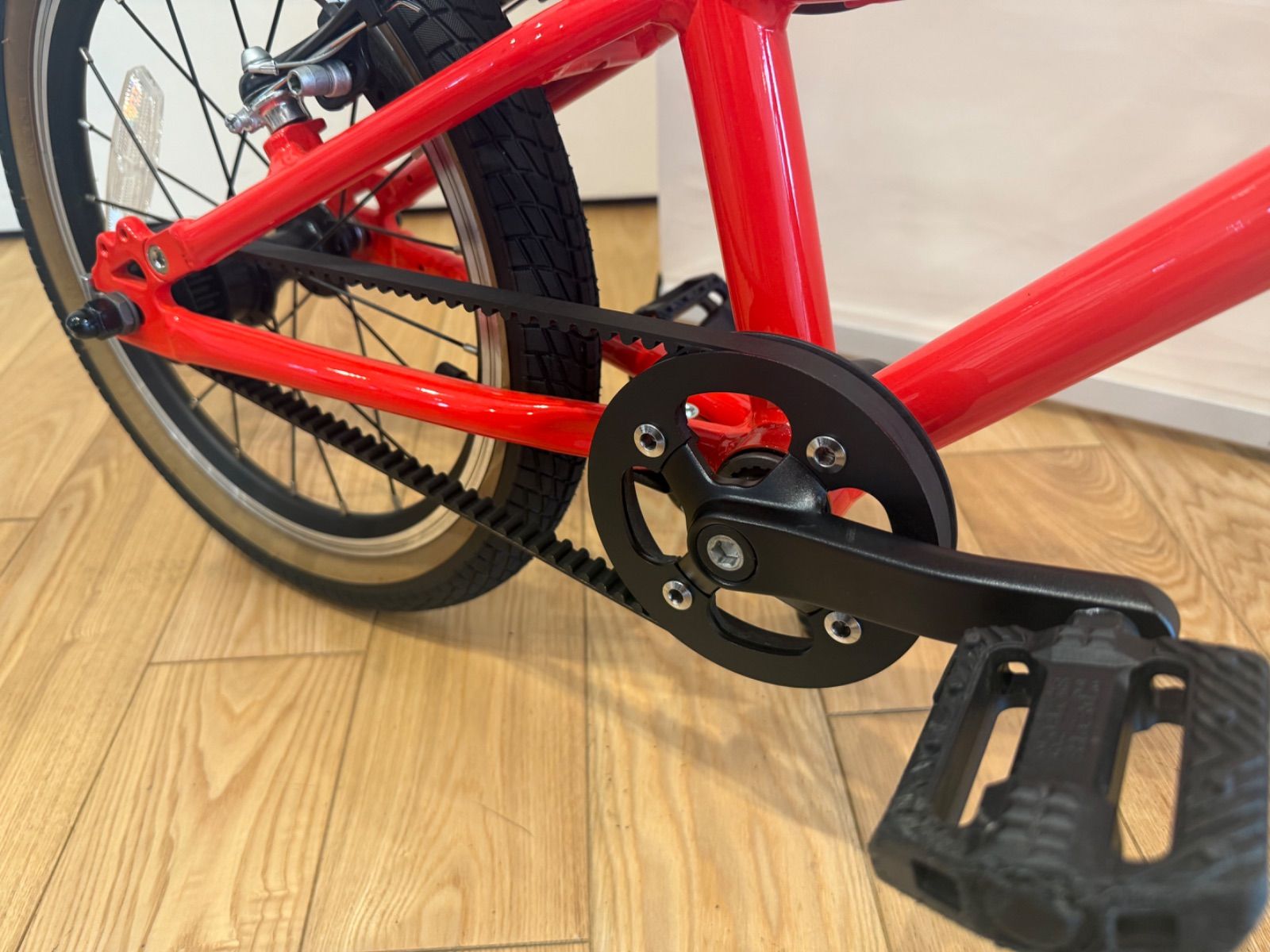 短翌日配送。 ベルトドライブ子供自転車 wimo kids 16 Tomato | トマト