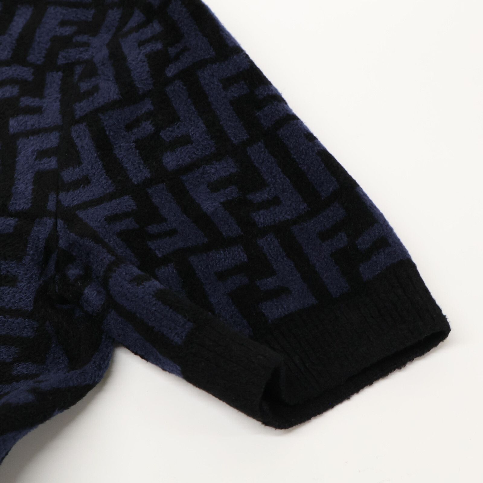 FENDI フェンディ