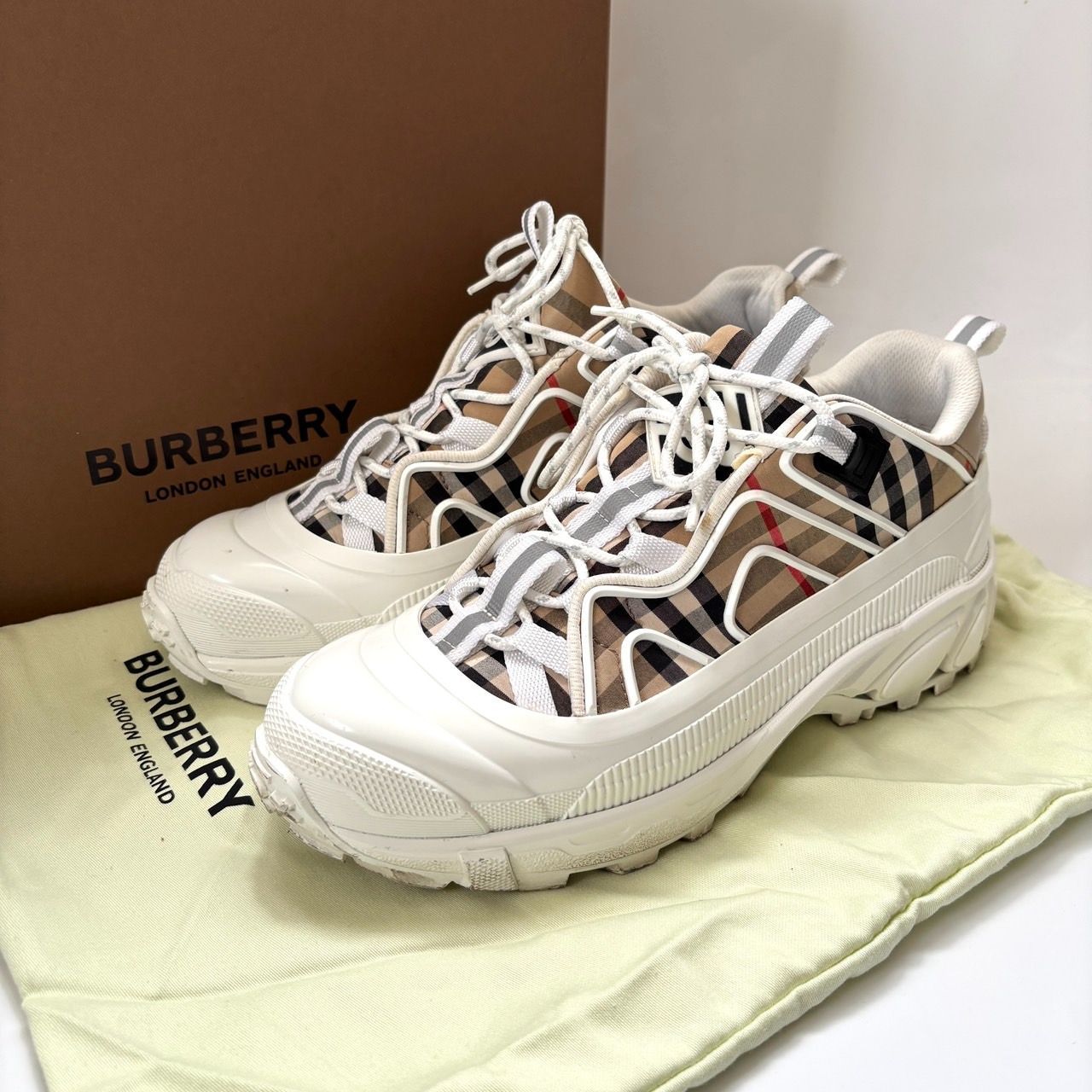 良品◎ 定価125,400円 BURBERRY バーバリー スニーカー アーサー