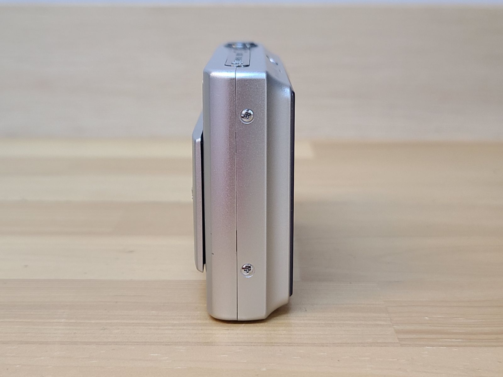 デジカメ SONY サイバーショット DSC-T20 シルバー 本体 充電器