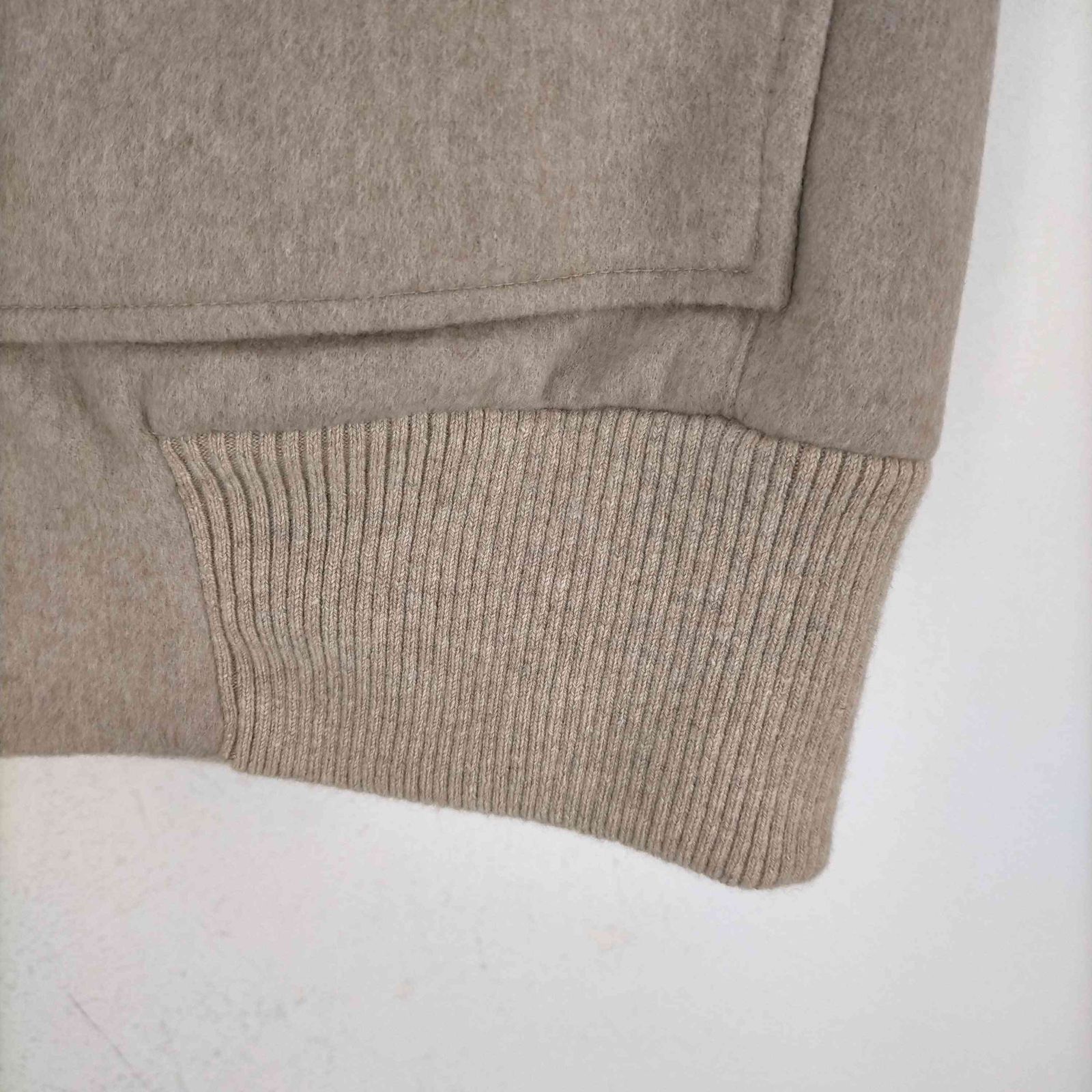 ブルネロクチネリ　ジップアップベスト　ポケット付き　ベージュ　サイズL程度 BRUNELLO CUCINELLI ブルネロクチネリ ジップアップ ニット