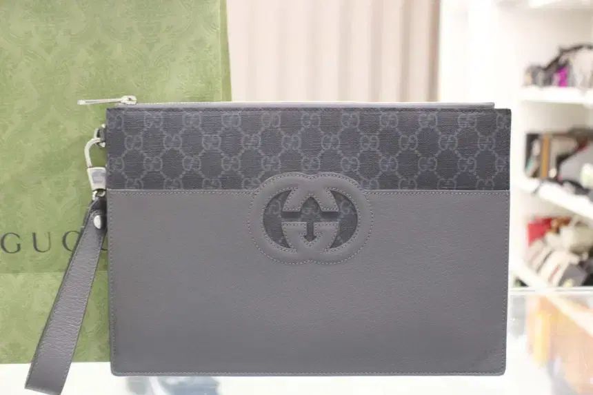 GUCCI グッチ カット アウト インターロッキング G ポーチ クラッチ 723320