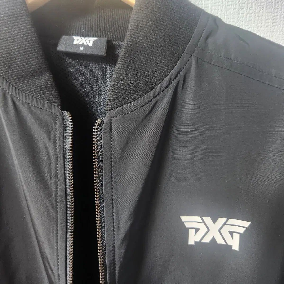 ウィンドブレーカー