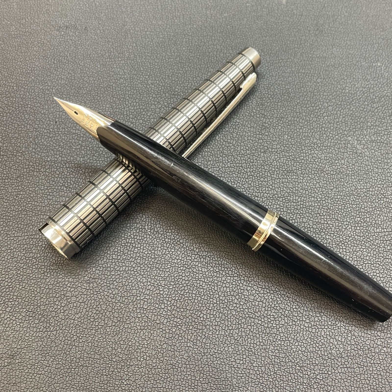 PILOTエリート 格子 ショート軸 Mニブ 18K H975刻印　 蝕刻 廃番 PILOTエリート 格子 ショート軸 Mニブ 18K H975刻印 蝕刻 廃番