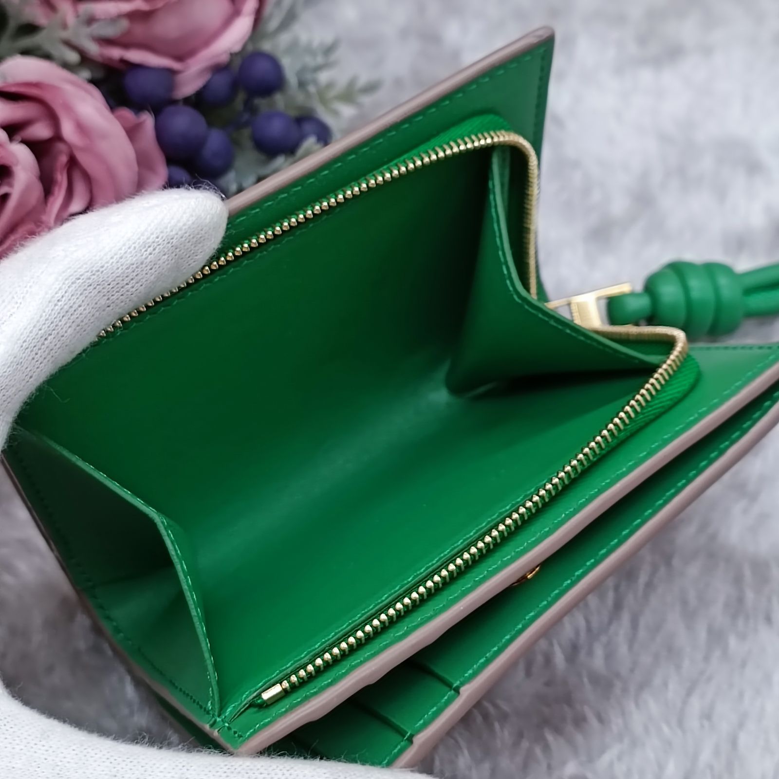 LOEWE 》 ☆美品☆ ロエベ ノット コンパクトウォレット シャイニー