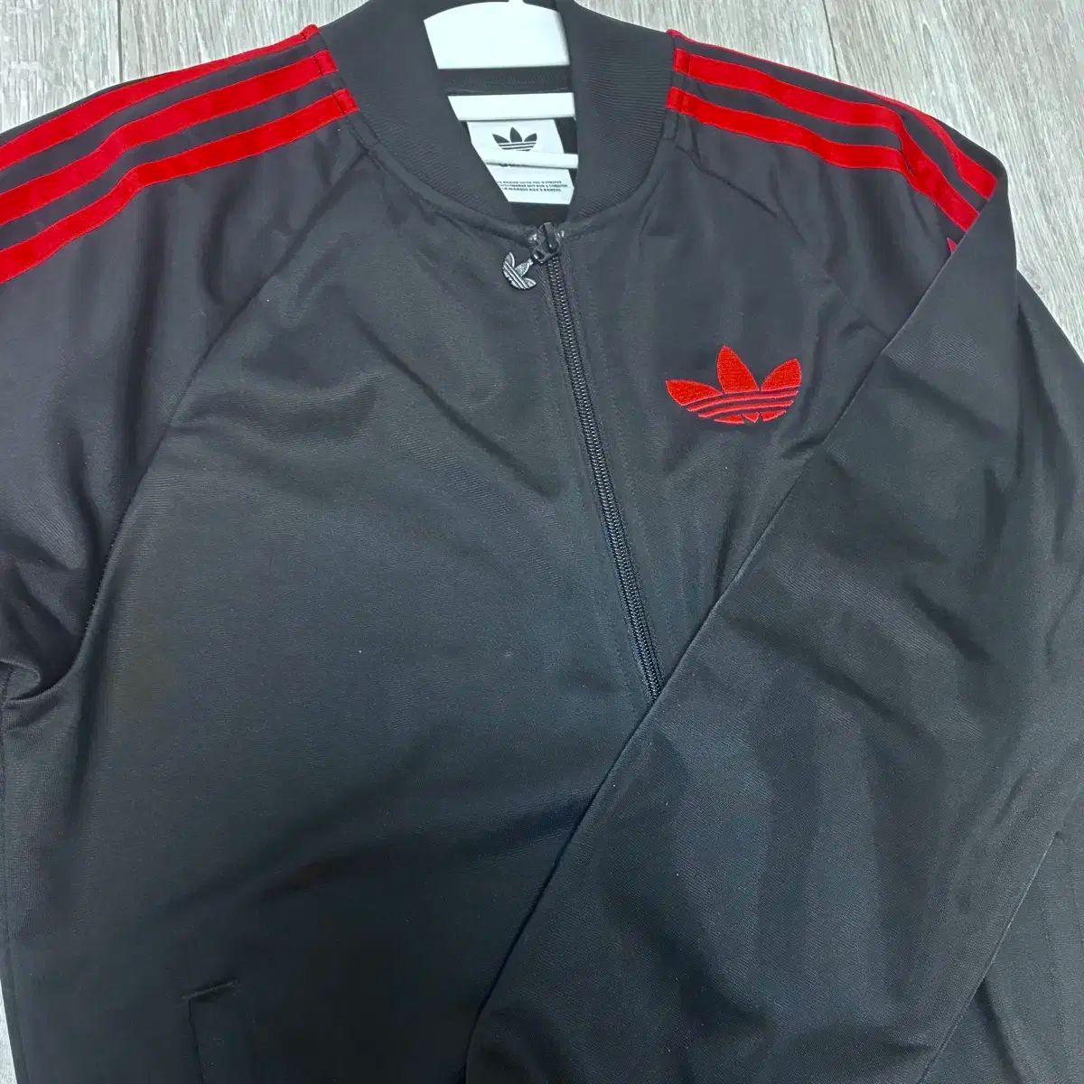 adidas アディダス 剣の歯 ジャージ s