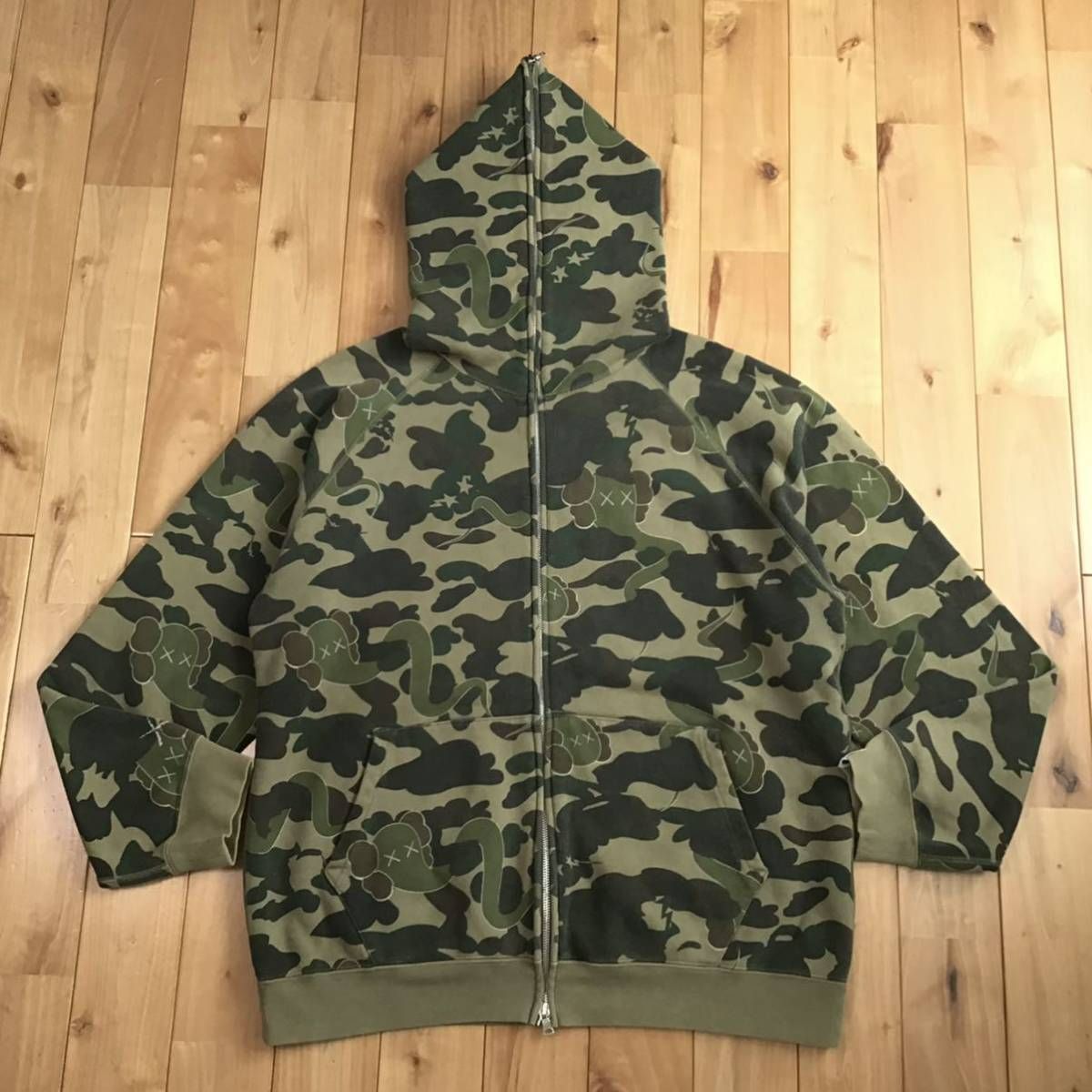 BAPE KAWS カモフラージュジャケット（A BATHING APE - APE BAPE