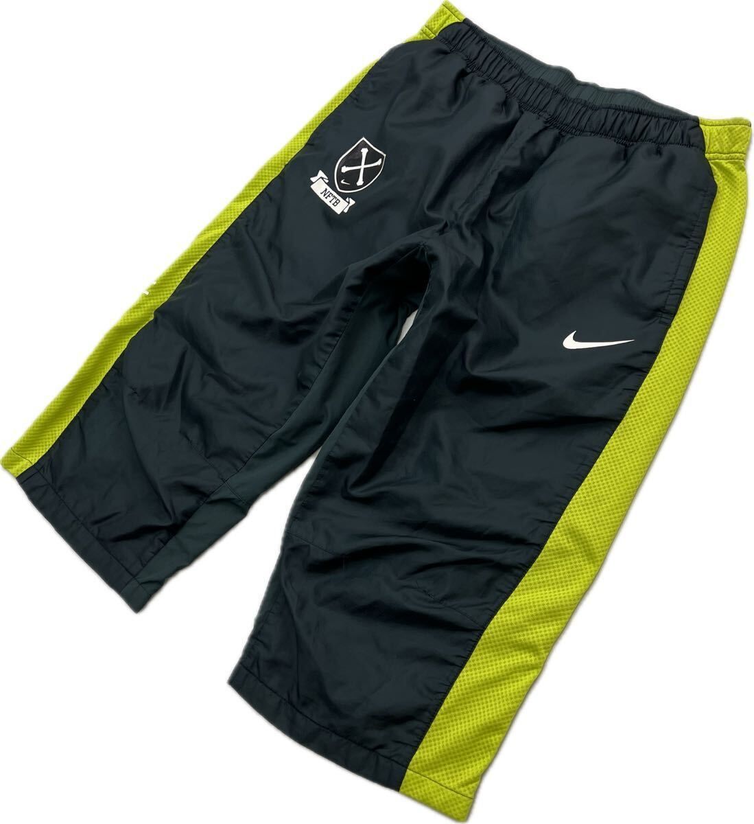 NIKE ☆ NFTB 防寒裏地 ナイロンパンツ ウィンドパンツ ブラック