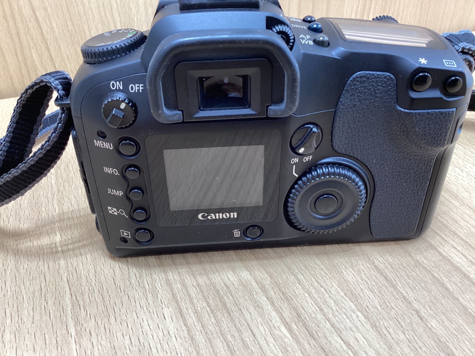 ニコン D7000◎バッグ付◎Wレンズ◎一眼レフカメラ◎高速連写◎S数少！ ニコン D7000◎バッグ付◎Wレンズ◎一眼レフカメラ◎高速連写