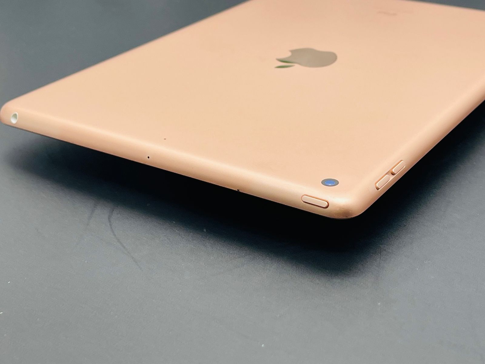 iPad 10.2インチ 代8世代 32G ゴールド 本体 充電ケーブル付き Amazon.com : 2020 Apple iPad (10.2-inch, Wi-Fi, 32GB) - Gold (8th