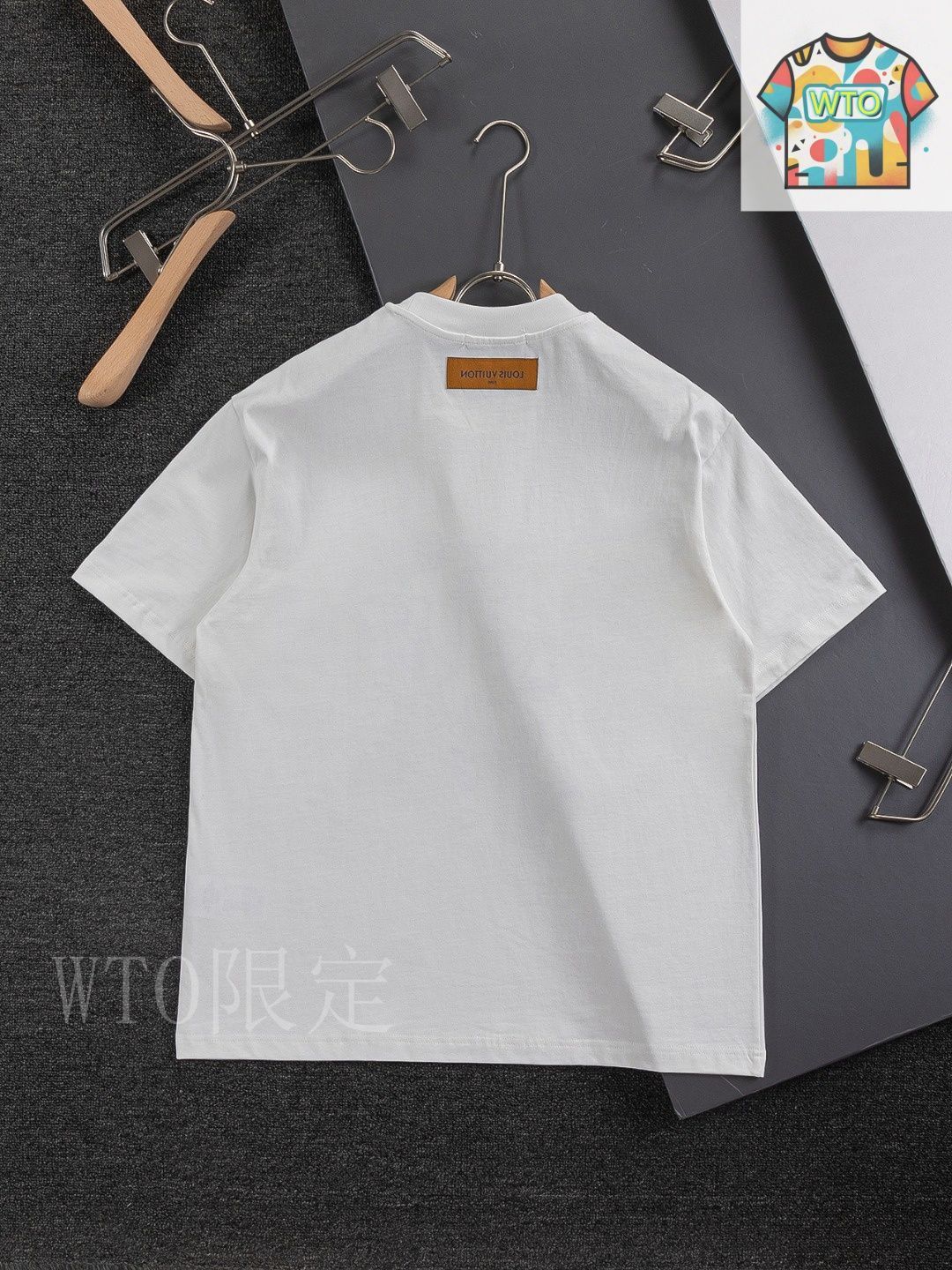 【清楚な雰囲気がとってもお洒落♪】Louis Vuitton★Tシャツ エンブロイダードショートスリーブTシャツ ｜ルイ・ヴィトン