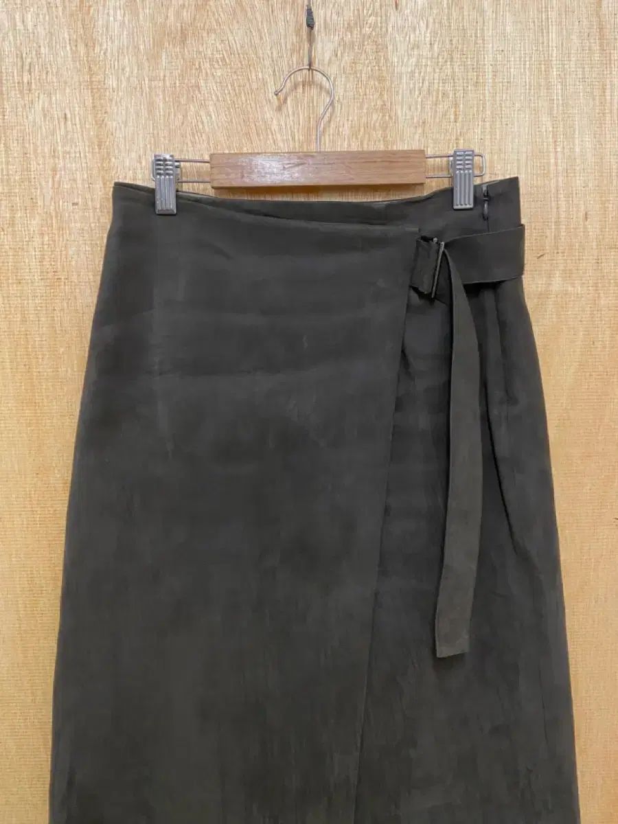 MART suede