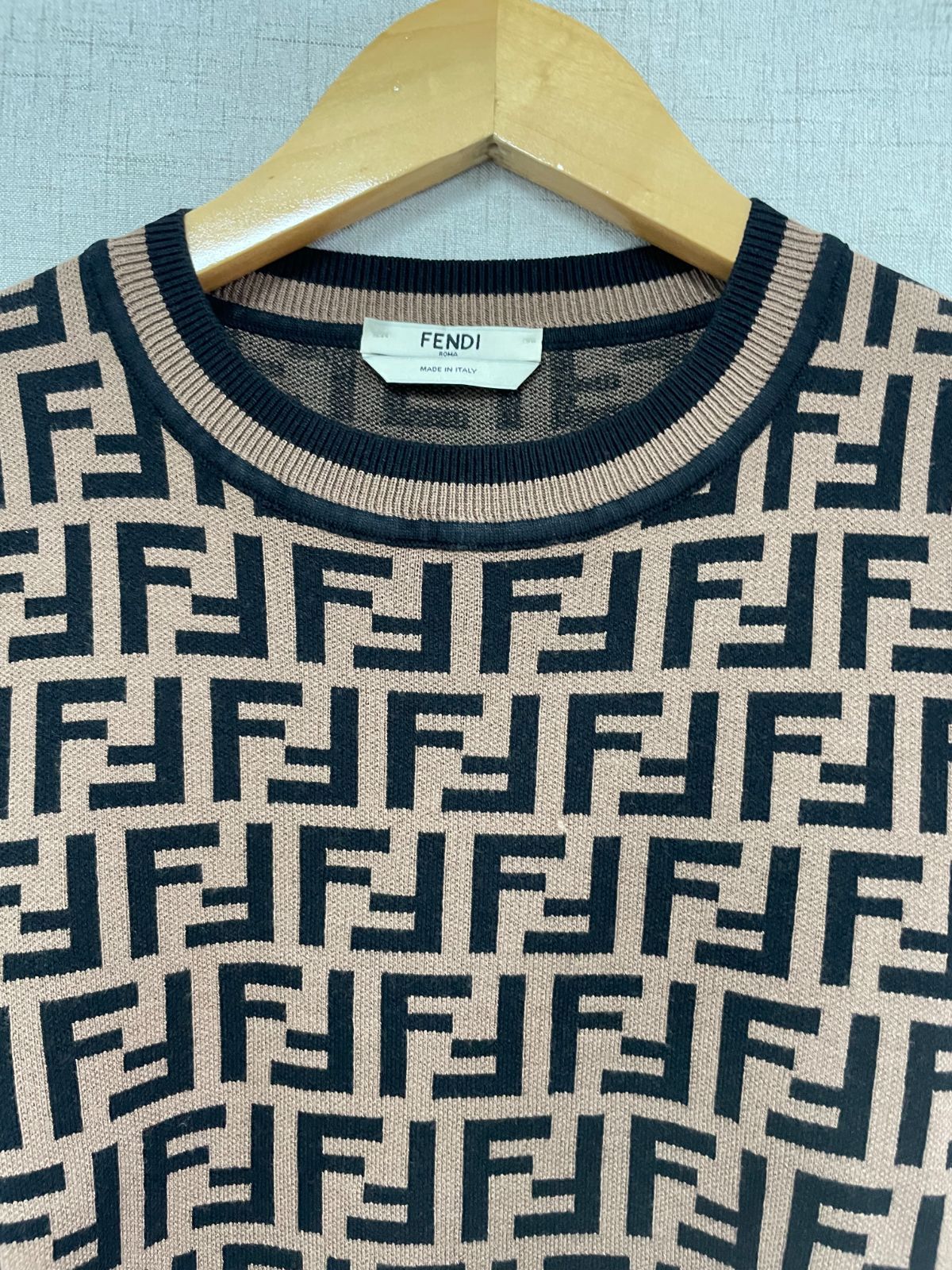 FENDI FFロゴ 半袖ニット 38 FENDI】フェンディ『FFロゴ ズッカ柄 半袖ニット size40』FZY702