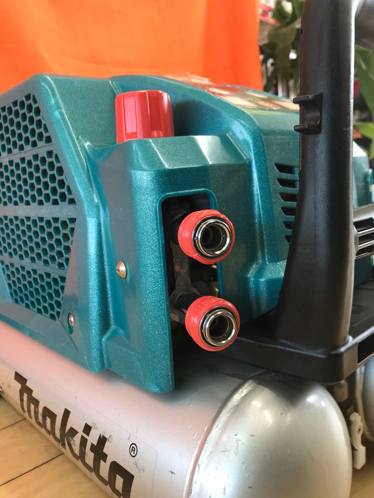 エアコンプレッサ