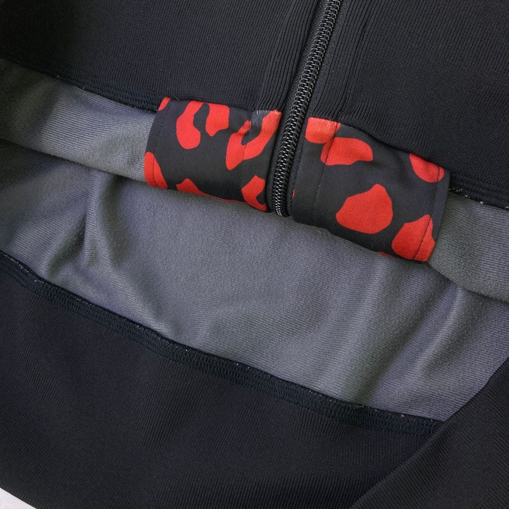 マークアンドロナ フード付